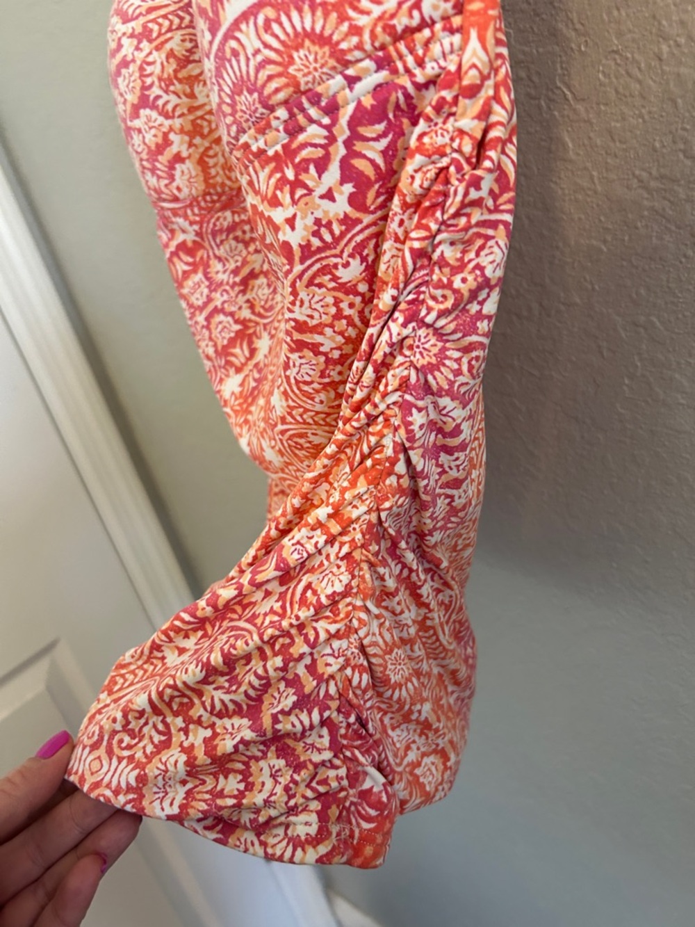 Sexy Tommy Bahama Coral Printed Tankini Top with adjustable straps - Picture 6 of 9